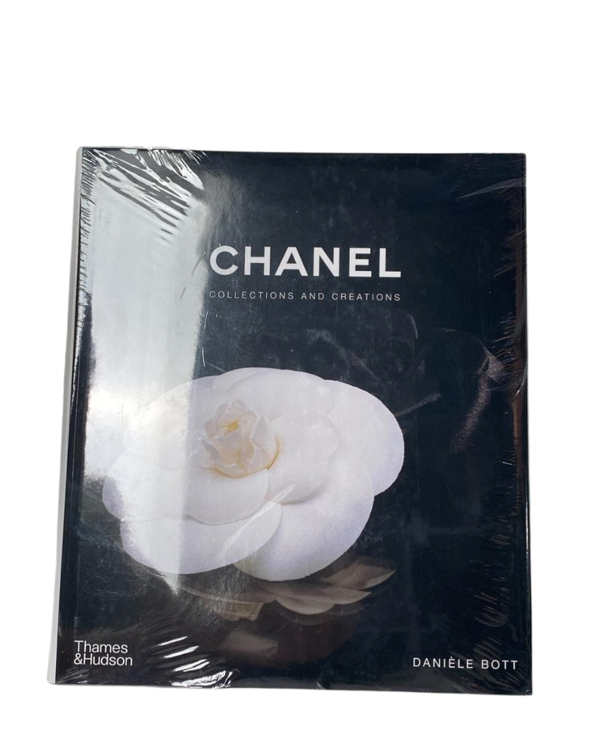 Thames & Hudson Chanel Collections & Creations Fashion Book Thames & Hudson, Black, White 2000000044002