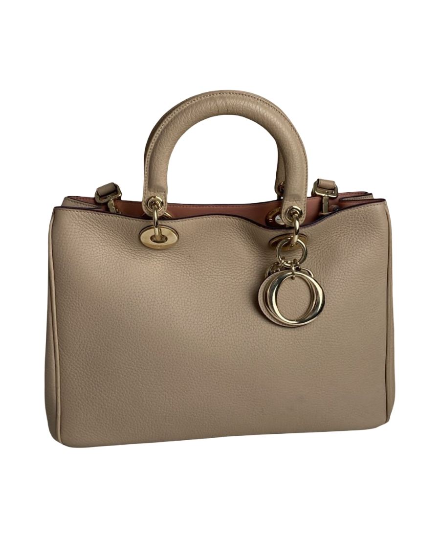 תיק עור כריסטיאן דיור Diorissimo קטן  מס' סידורי 19MA0162